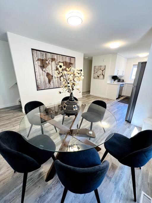 Vila Walking Distance To St Boniface, Easy Parking Winnipeg Exteriér fotografie